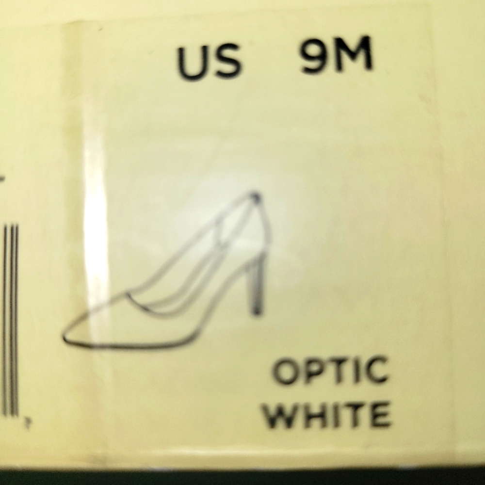 Michael Kors Classic White Heels 5" Heels. New In Box. - Picture 8 of 9